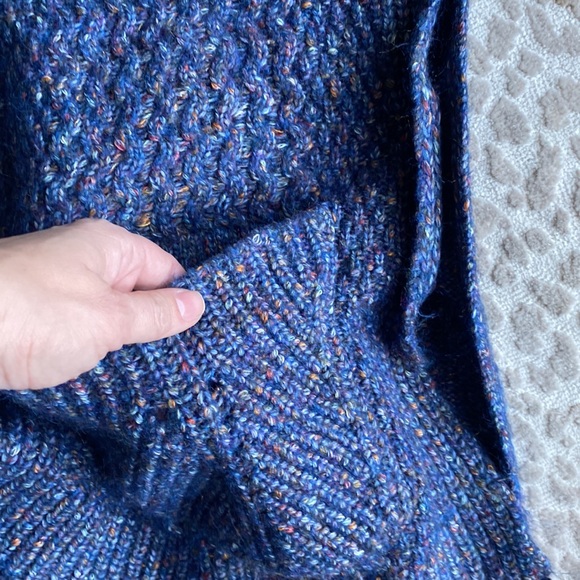 Universal Threads Chunky Knit Blue Shrug with Pockets, One Size Fits Most - Picture 2 of 9